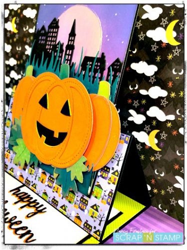 Side view of the easle card, with the cute pumpkin 